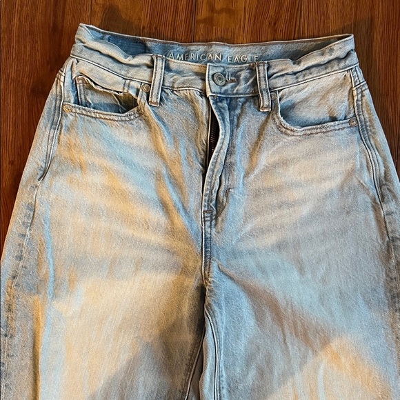 American Eagle Relaxed Mom Jeans - Picture 2 of 6